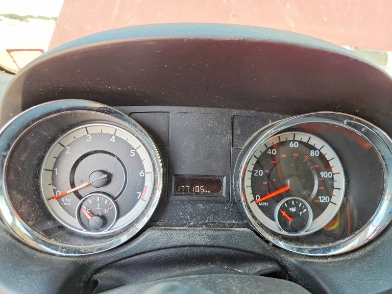2014 Dodge Caravan VIN 2C4RDGCG2ER250818 COPART salvage auction — MINOR DENT/SCRATCHES, Tx - Certificate Of Title, sold $375 on 2026-07-23 (photo 9)