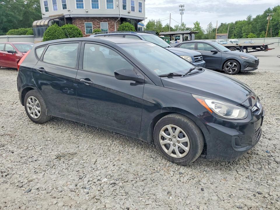 2012 Hyundai Accent VIN KMHCT5AE3CU022613 COPART salvage auction — MINOR DENT/SCRATCHES, MA - CERTIFICATE OF TITLE, sold $375 on 2026-07-30 (photo 4)