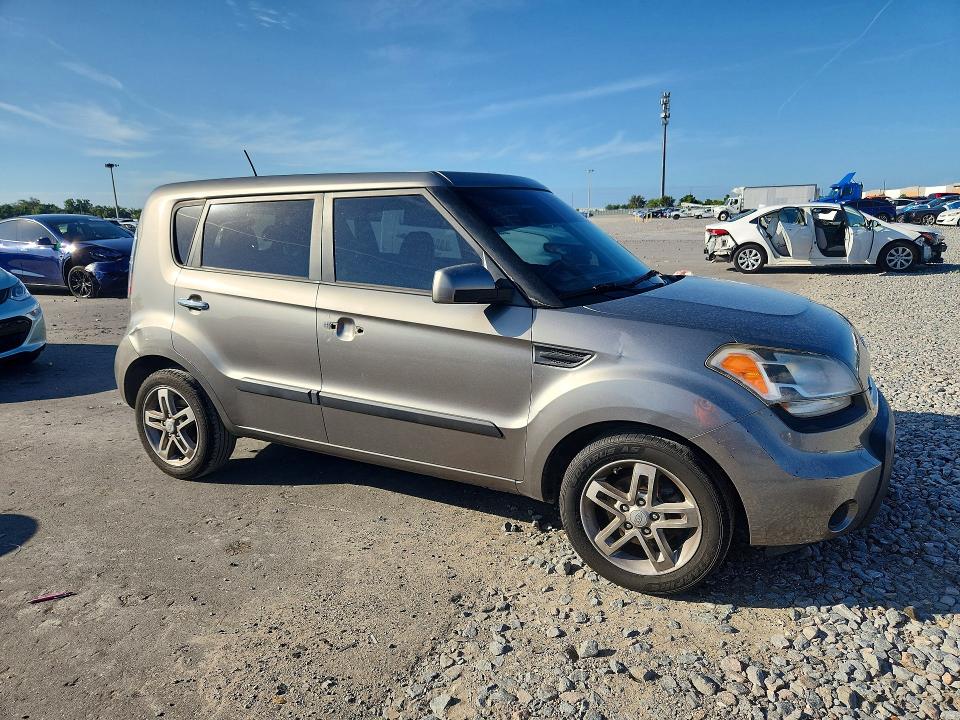 2011 Kia Soul VIN KNDJT2A2XB7195736 COPART salvage auction — FRONT END, FL - CERT OF TITLE SLVG REBUILDABLE, sold $450 on 2026-07-15 (photo 4)