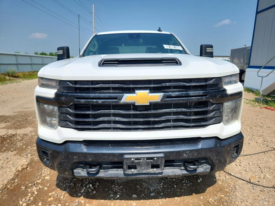 2024 Chevrolet Silverado 2500 VIN 2GC1YLE77R1212402 COPART salvage auction — MINOR DENT/SCRATCHES, ND - CERTIFICATE OF TITLE FOR A VEH, sold $21,750 on 2026-07-28 (photo 5)