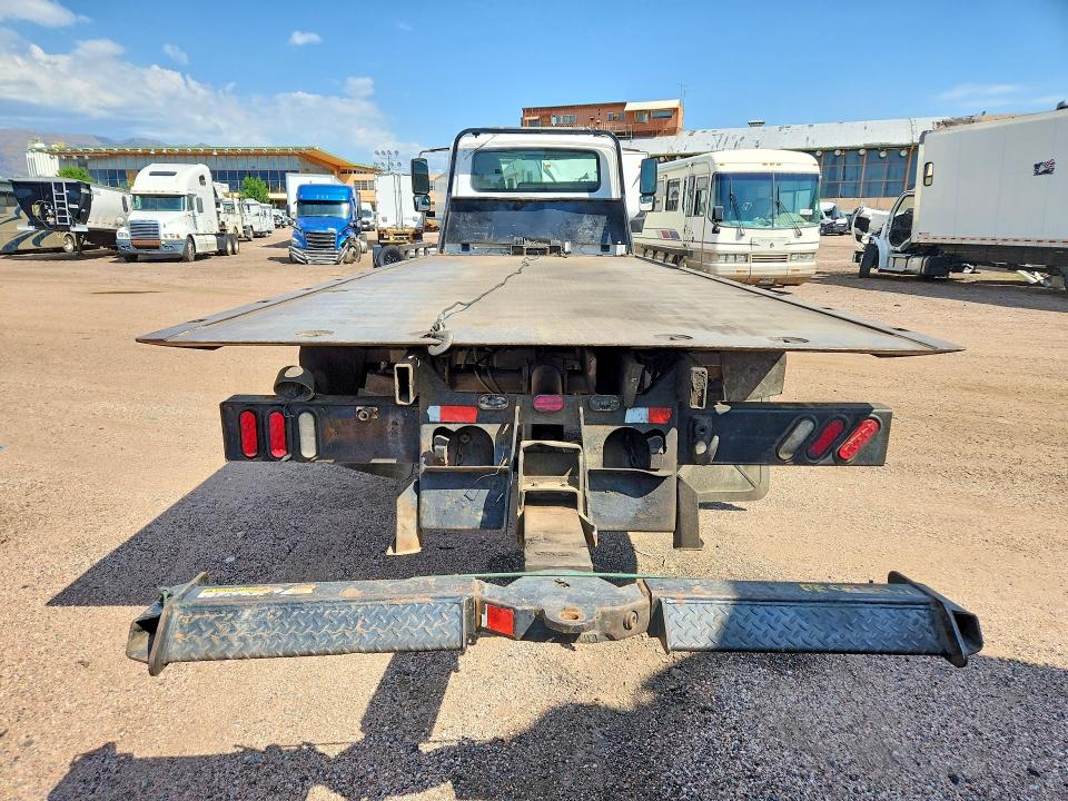 2005 International 4000 series VIN 1HTMMAAN75H679296 COPART salvage auction — MINOR DENT/SCRATCHES, Co - Certificate Of Title, sold $10,100 on 2026-08-10 (photo 6)