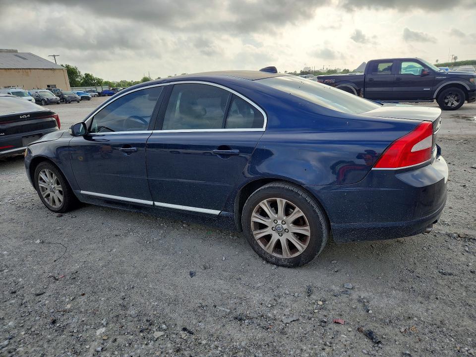 2011 Volvo S80 VIN YV1952AS8B1137361 COPART salvage auction — REAR END, Tx - Salvage Vehicle Title, sold $40 on 2026-07-28 (photo 2)