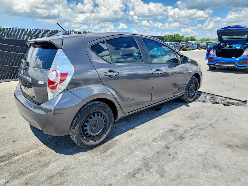 2013 Toyota Prius VIN JTDKDTB30D1535965 COPART salvage auction — FRONT END, Fl - Cert Of Title Slvg Rebuildable, sold $325 on 2026-07-21 (photo 3)