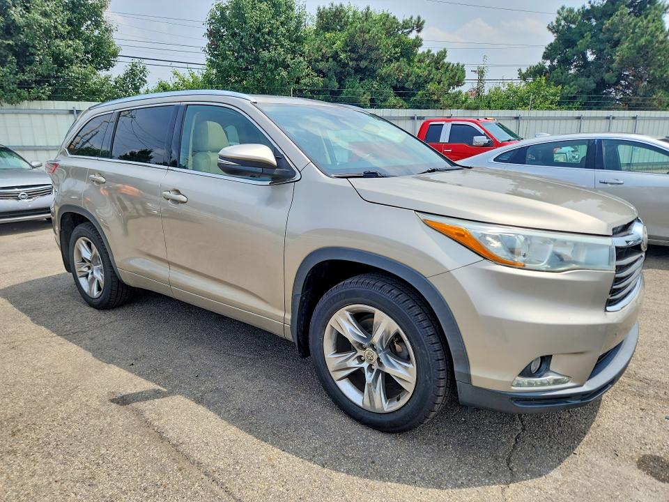 2015 Toyota Highlander VIN 5TDDKRFH5FS099451 COPART salvage auction — MINOR DENT/SCRATCHES, Oh - Cert Of Title-Salvage, sold $3,350 on 2026-07-29 (photo 4)