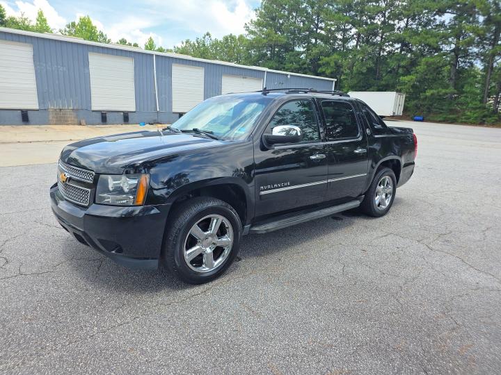 2013 Chevrolet Avalanche VIN 3GNTKGE76DG146093 COPART salvage auction — MINOR DENT/SCRATCHES, Ga - Certificate Of Title (P), sold $7,300 on 2026-07-27 (photo 2)