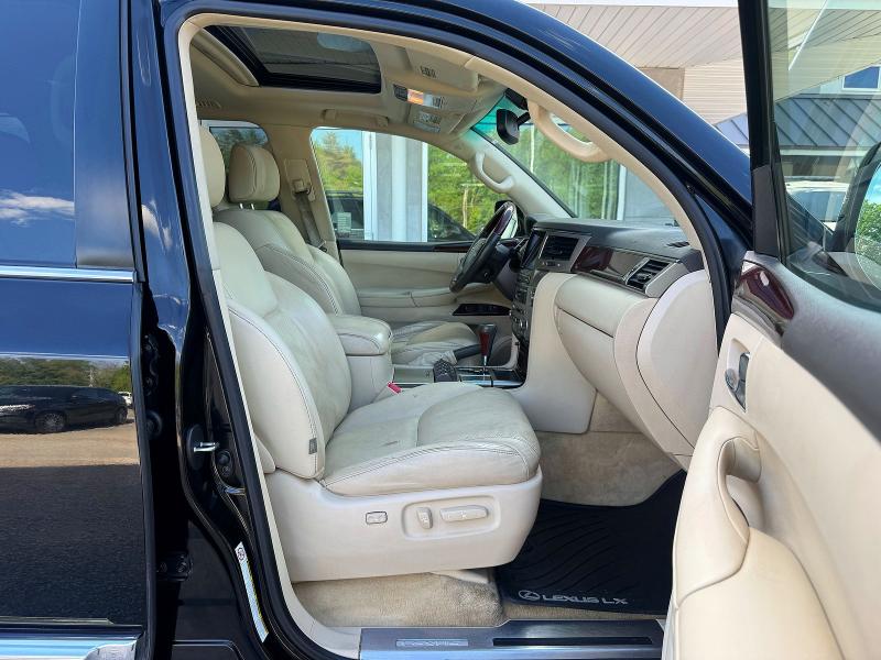 2015 Lexus Lx 570 VIN JTJHY7AX9F4181761 COPART salvage auction — MINOR DENT/SCRATCHES, OK - CERTIFICATE OF TITLE (P), sold $24,500 on 2026-07-24 (photo 5)