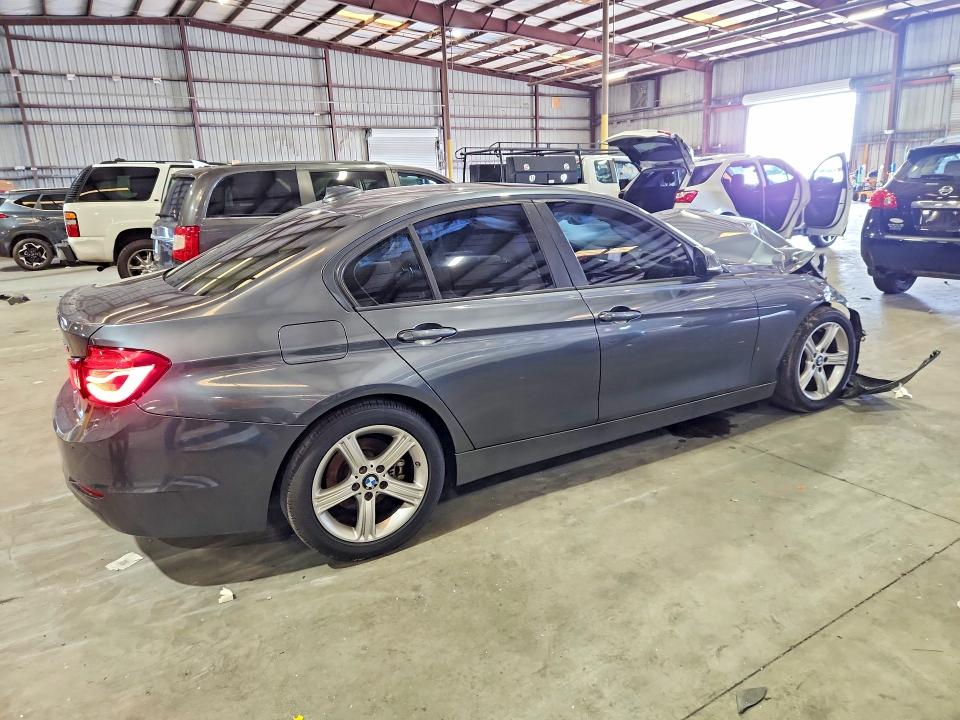 2014 BMW 3er VIN WBA3A5C55EJ464642 COPART salvage auction — FRONT END, Az - Cert Of Title - Salvage, sold $725 on 2026-07-29 (photo 3)