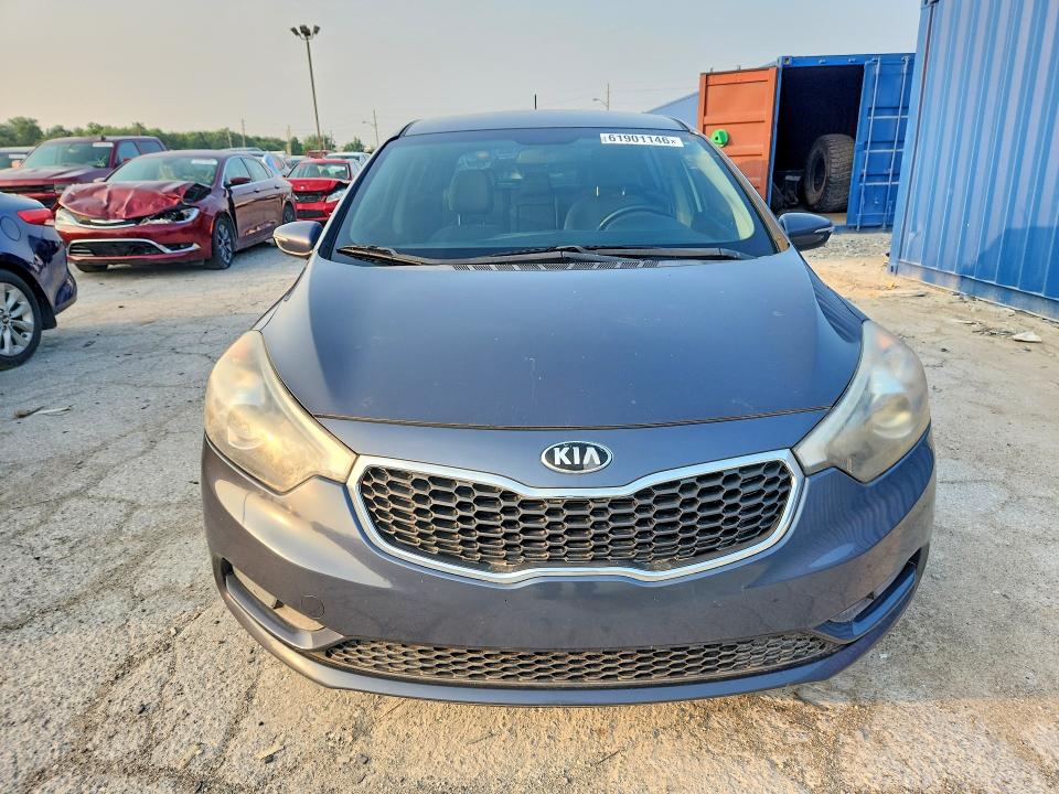2015 Kia Forte VIN KNAFX5A83F5295031 COPART salvage auction — NORMAL WEAR, In - Certificate Of Title, sold $500 on 2026-07-31 (photo 5)