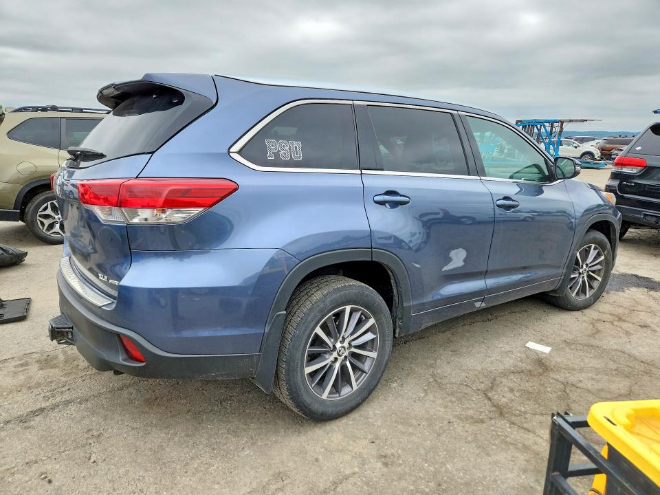 2018 Toyota VIN 5TDJZRFH2JS820946 COPART salvage auction — FRONT END, Pa - Certificate Of Salvage, sold $7,100 on 2026-07-17 (photo 3)