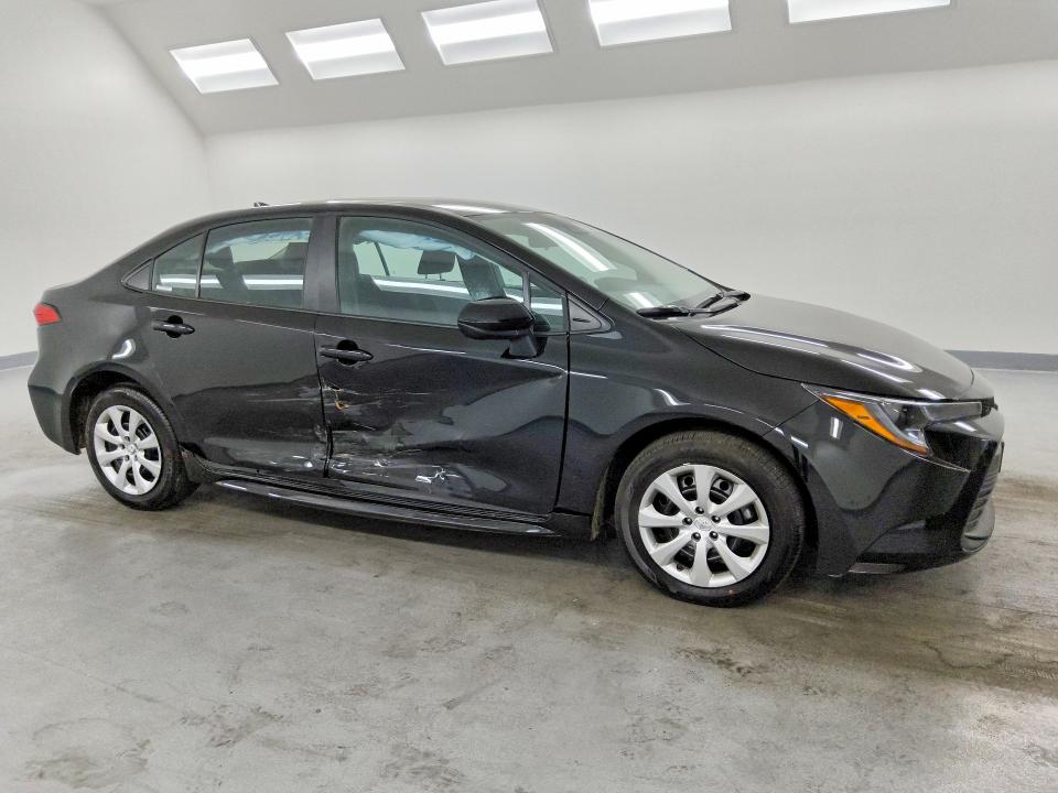 2026 Toyota Corolla VIN 5YFB4MDE6TP457075 COPART salvage auction — SIDE, CA - CERT OF TITLE-SALVAGED (P), sold $5,700 on 2026-07-27 (photo 4)