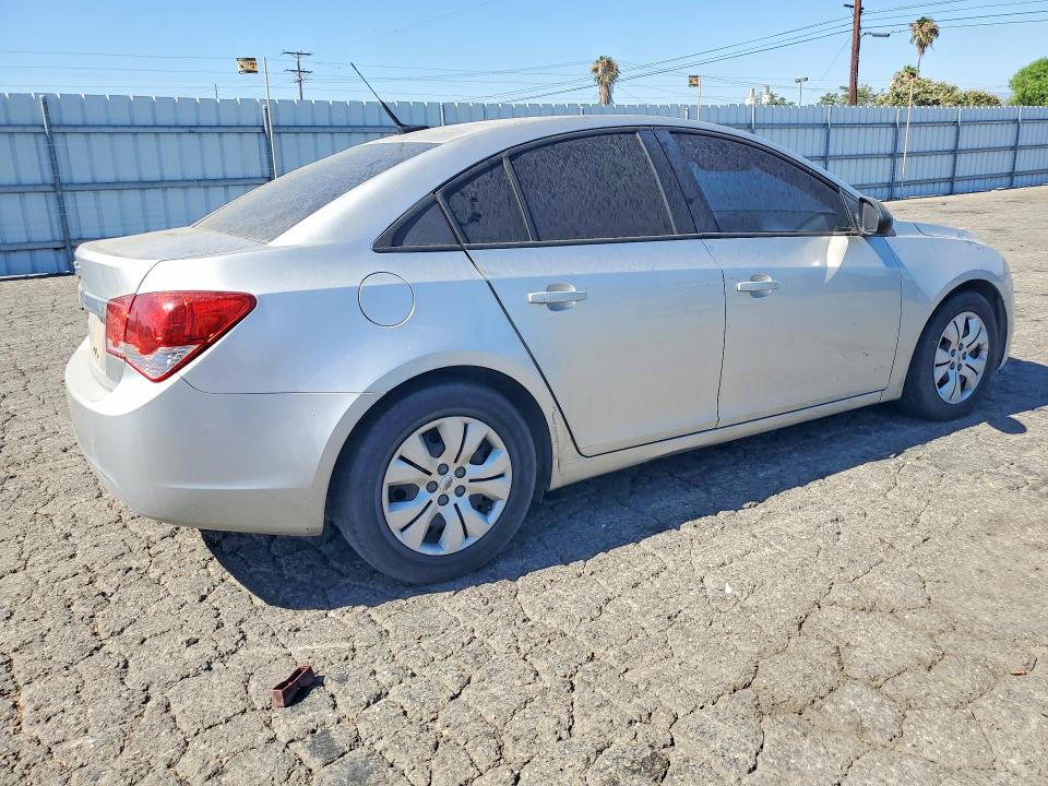 2014 Chevrolet Cruze VIN 1G1PA5SG8E7256199 COPART salvage auction — MINOR DENT/SCRATCHES, Ca - Dis/Dlr/Exp Only Clean Title, sold $900 on 2026-07-16 (photo 3)