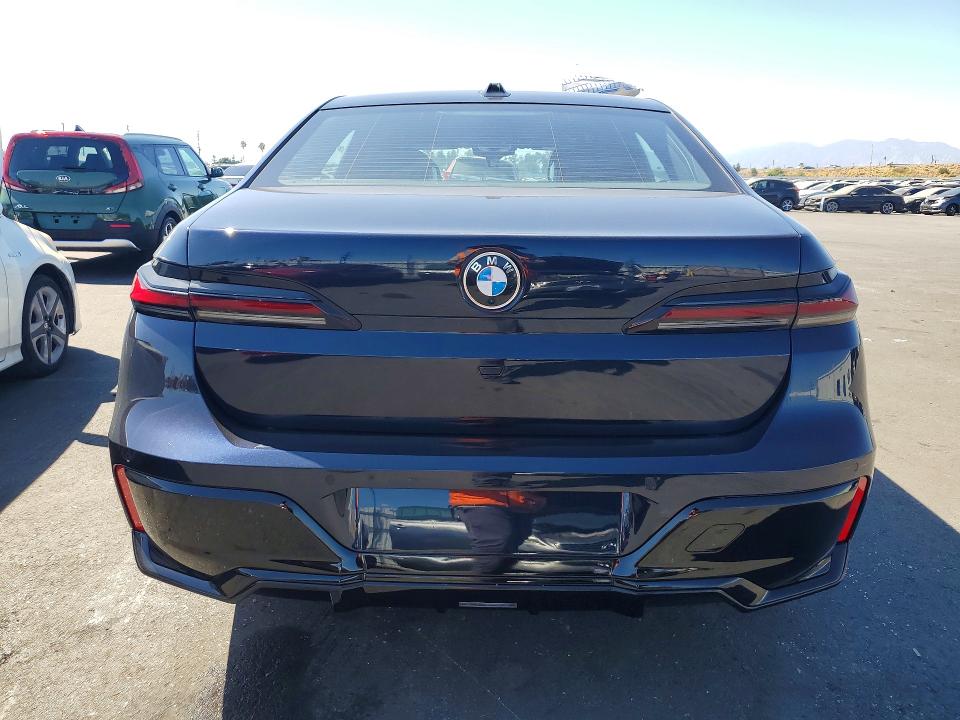 2024 BMW 7er VIN WBA23EH01RCR25672 COPART salvage auction — MINOR DENT/SCRATCHES, Ca - Dis/Dlr/Exp Only Clean Title, sold $44,500 on 2026-07-15 (photo 6)