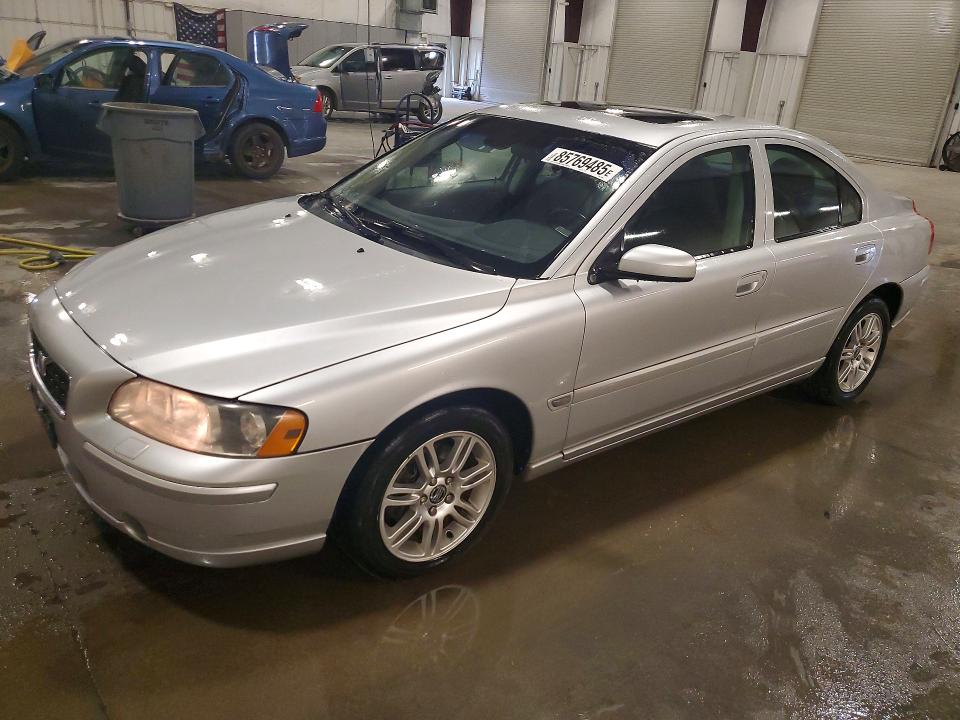 2006 Volvo S60 VIN YV1RH592062536827 COPART salvage auction — HAIL, Mn - Cert Of Title-Prior Salvage, sold $600 on 2026-08-11 (photo 1)