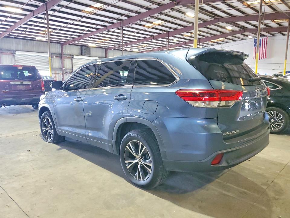 2019 Toyota Highlander VIN 5TDZZRFH2KS313713 COPART salvage auction — NORMAL WEAR, Salvage Title, sold $11,200 on 2026-07-29 (photo 2)