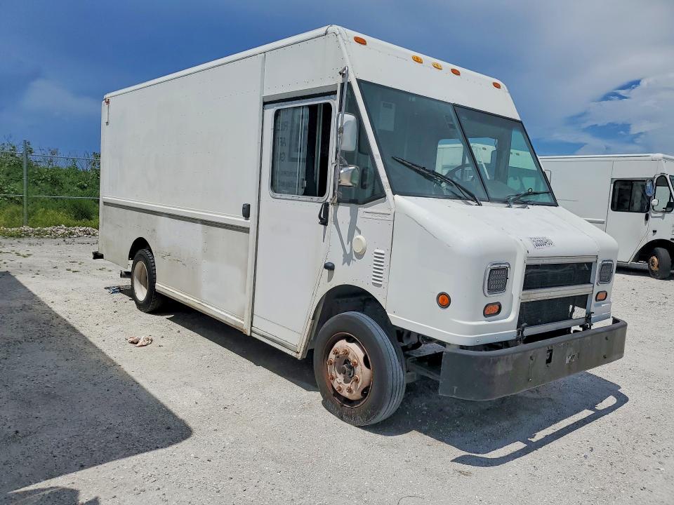 2004 Workhorse P42 VIN 5B4KP42U743389452 COPART salvage auction — MINOR DENT/SCRATCHES, FL - CERTIFICATE OF TITLE, sold $3,000 on 2026-09-21 (photo 4)