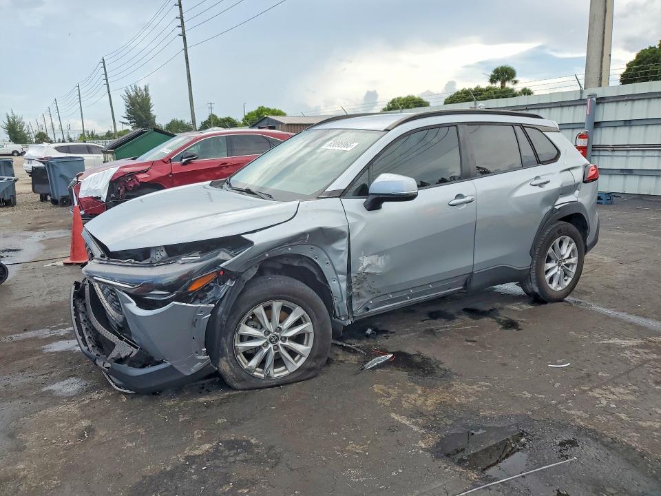 2022 Toyota Corolla cross VIN 7MUCAAAG3NV027134 — COPART salvage auction photo