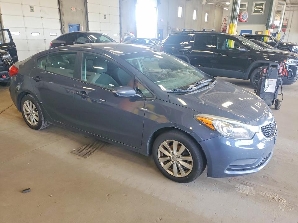 2014 Kia Forte VIN KNAFX4A61E5239662 COPART salvage auction — MECHANICAL, IL - CERTIFICATE OF TITLE, sold $675 on 2026-07-16 (photo 4)