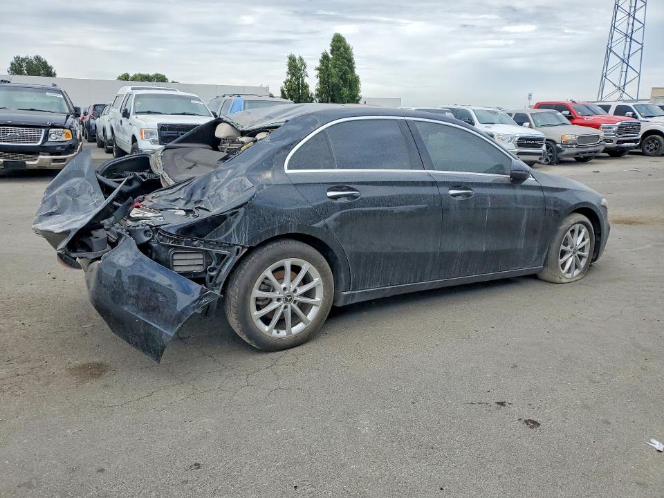 2021 Mercedes-benz A-klasse VIN W1K3G4EB5MJ268445 COPART salvage auction — REAR END, In - Dis/Dlr/Exp Only Clean Title, sold $3,500 on 2026-07-28 (photo 3)