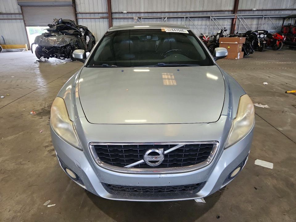 2012 Volvo C70 VIN YV1672MC1CJ131789 COPART salvage auction — MINOR DENT/SCRATCHES, Fl - Cert Of Title-Rebuilt, sold $625 on 2026-08-12 (photo 5)