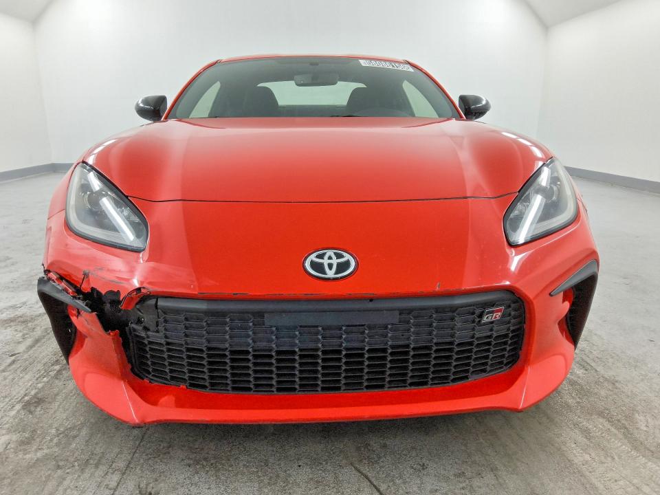 2022 Toyota Gr 86 VIN JF1ZNBB11N9756231 COPART salvage auction — REAR END, CA - CERTIFICATE OF TITLE, sold $7,900 on 2026-07-30 (photo 5)