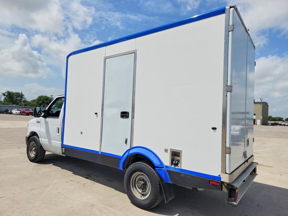2023 Ford E-350 VIN 1FDWE3FK4PDD00838 COPART salvage auction — MECHANICAL, TX - CERTIFICATE OF TITLE, sold $9,400 on 2026-07-28 (photo 2)