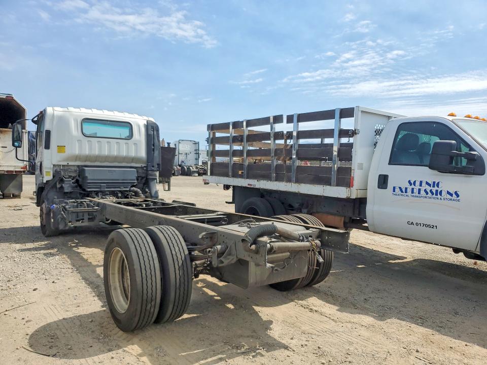 2019 Isuzu Npr VIN JALE5W16XK7302403 COPART salvage auction — MINOR DENT/SCRATCHES, Ca - Dis/Dlr/Exp Only Clean Title, sold $200 on 2026-07-27 (photo 2)