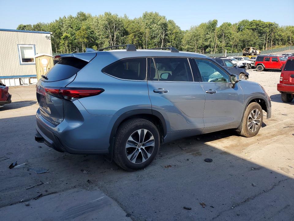 2022 Toyota Highlander VIN 5TDGZRBH0NS203826 COPART salvage auction — FRONT END, PA - CERTIFICATE OF SALVAGE, sold $11,500 on 2026-07-22 (photo 3)