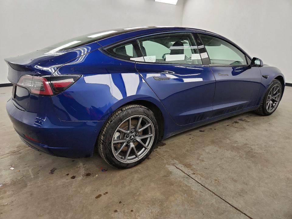 2022 Tesla Model 3 VIN 5YJ3E1EA5NF285728 COPART salvage auction — REAR END, IL - CERTIFICATE OF TITLE, sold $2,100 on 2026-07-27 (photo 3)