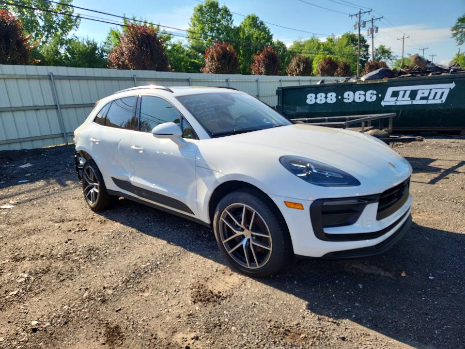 2025 Porsche Macan VIN WP1AA2A50SLB09114 COPART salvage auction — REAR END, Ct - Cert Of Title-Salvage, sold $31,250 on 2026-07-14 (photo 4)