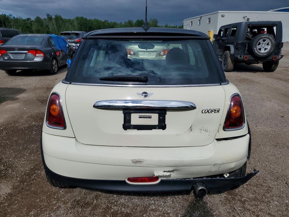 2009 Mini Cooper VIN WMWMF33529TT69735 COPART salvage auction — REAR END, ON - PERMIT NO BRAND - UNFIT, sold $825 on 2026-08-18 (photo 6)
