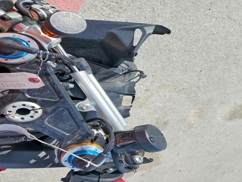 2025 Ducati Panigale VIN ZDMDAG6W6SB004231 COPART salvage auction — ALL OVER, TX - SALVAGE VEHICLE TITLE (P), sold $13,300 on 2026-08-20 (photo 7)