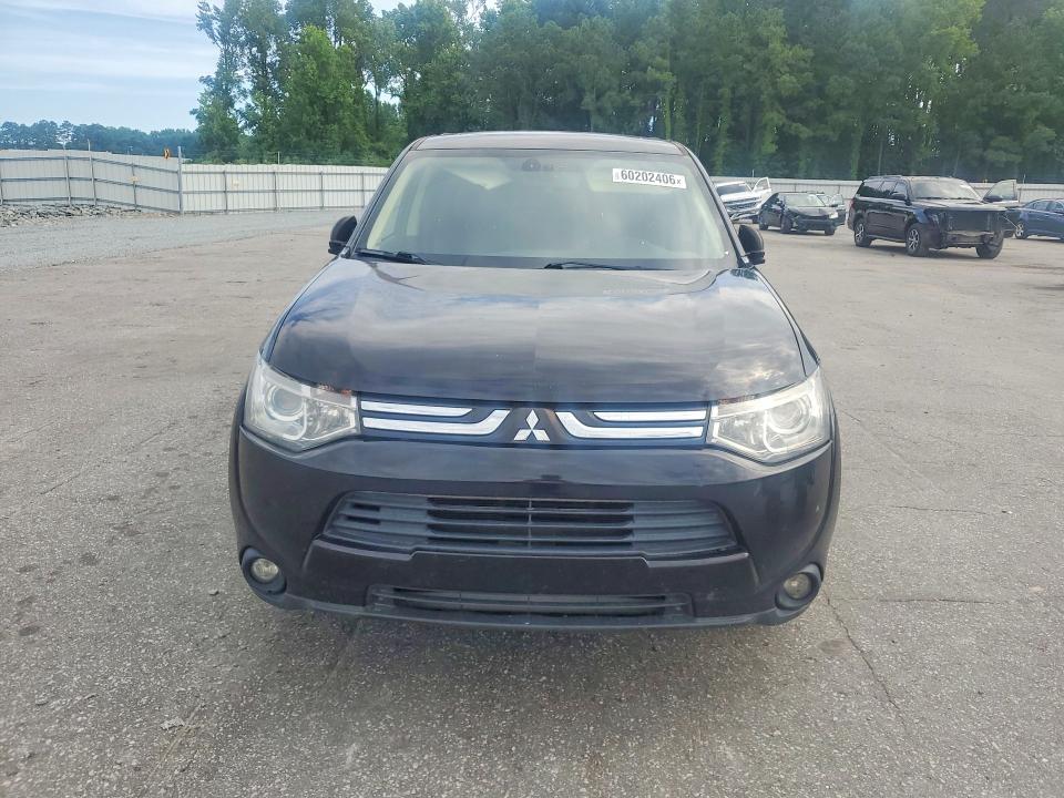 2014 Mitsubishi Outlander VIN JA4JZ4AXXEZ001800 COPART salvage auction — MINOR DENT/SCRATCHES, Nc - Dealer Only Clean Title, sold $2,350 on 2026-07-23 (photo 5)