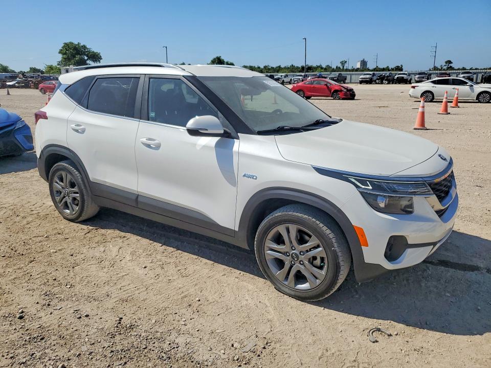 2021 Kia Seltos VIN KNDEUCAA2M7158632 COPART salvage auction — REAR END, Salvage Title, sold $5,900 on 2026-07-22 (photo 4)