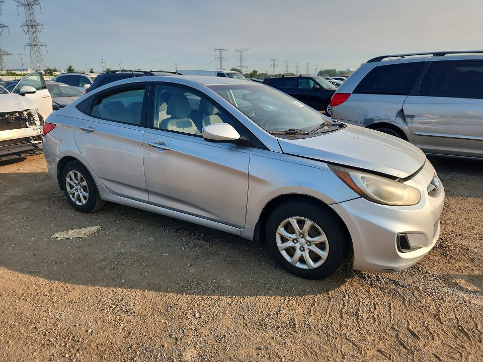 2013 Hyundai Accent VIN KMHCT4AE1DU303448 COPART salvage auction — MECHANICAL, Il - Certificate Of Title (P), sold $500 on 2026-07-28 (photo 4)