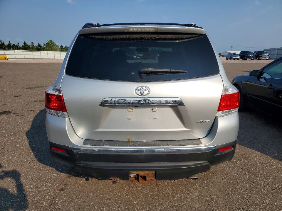 2011 Toyota Highlander VIN 5TDDK3EH7BS051197 COPART salvage auction — SIDE, Mn - Certificate Of Title, sold $3,700 on 2026-07-25 (photo 6)