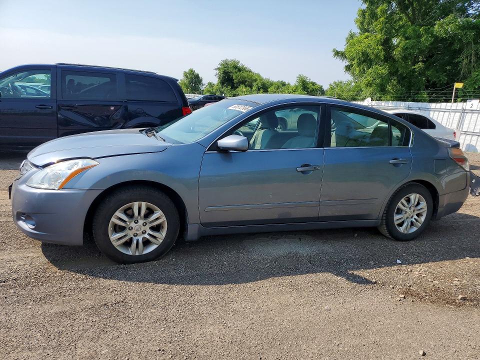 2011 Nissan Altima VIN 1N4AL2AP5BN490935 COPART salvage auction — REAR END, ON - PERMIT NO BRAND - UNFIT, sold $200 on 2026-07-28 (photo 1)