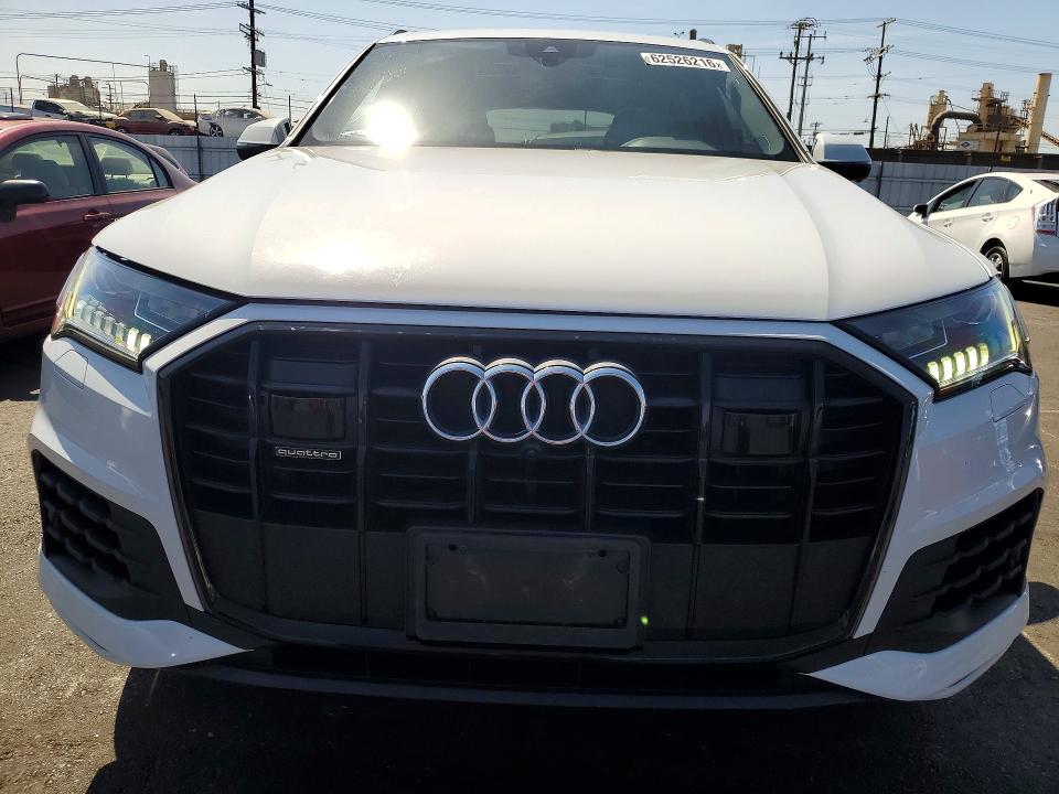 2020 Audi Q7 VIN WA1LXAF70LD011817 COPART salvage auction — MINOR DENT/SCRATCHES, CA - DIS/DLR/EXP ONLY CLEAN TITLE, sold $3,850 on 2026-07-29 (photo 5)