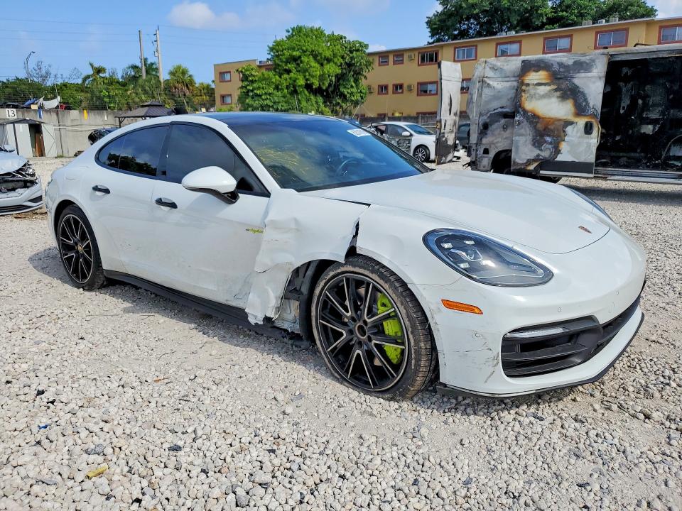 2021 Porsche Panamera VIN WP0AE2A71ML126756 COPART salvage auction — SIDE, Fl - Cert Of Title Slvg Rebuildable, sold $39,750 on 2026-09-15 (photo 4)