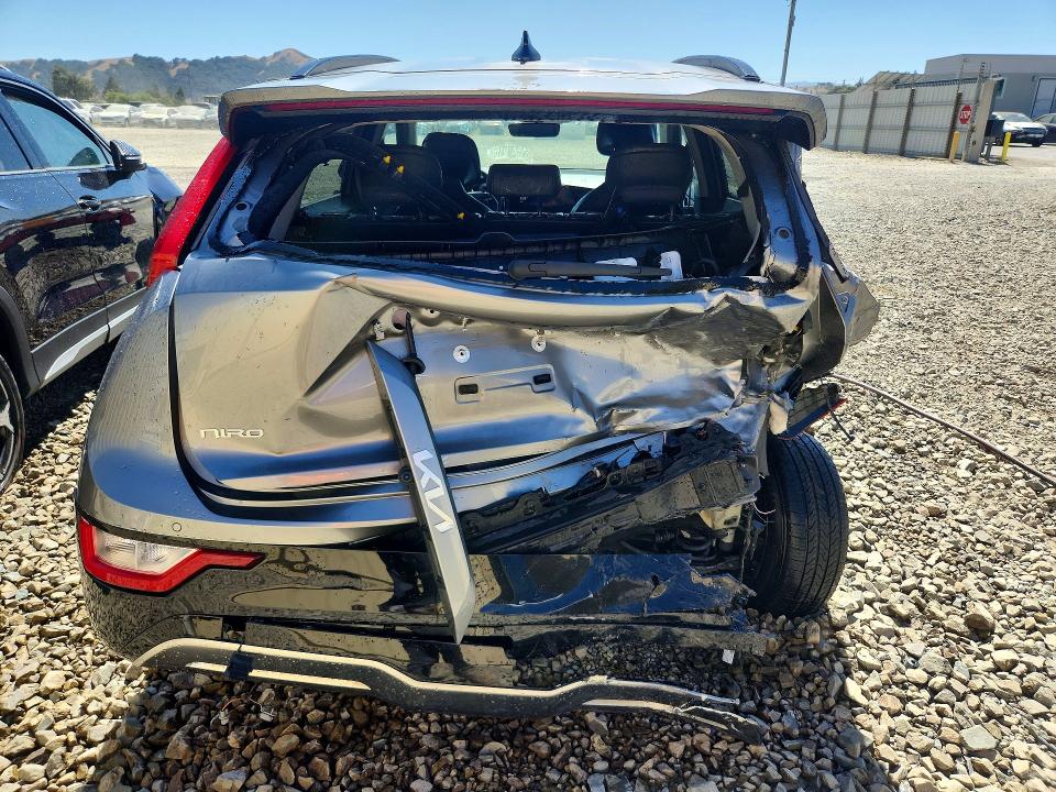 2024 Kia Niro VIN KNDCR3L14R5113670 COPART salvage auction — REAR END, CA - SALVAGE CERTIFICATE, sold $100 on 2026-07-30 (photo 6)