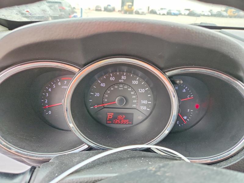 2013 Kia Sorento VIN 5XYKT3A1XDG330141 COPART salvage auction — MINOR DENT/SCRATCHES, NJ - CERTIFICATE OF TITLE, sold $1,800 on 2026-07-20 (photo 9)
