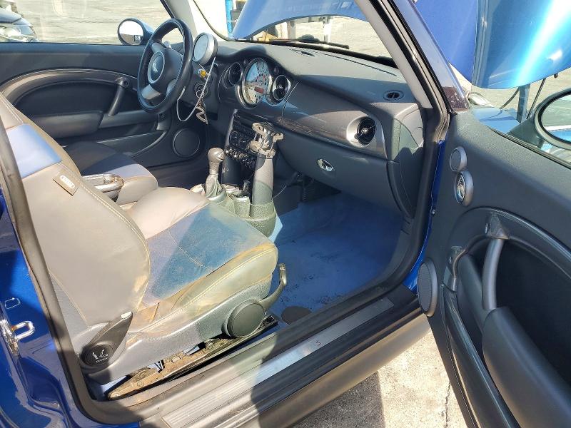 2005 Mini Cooper VIN WMWRE33555TG97253 COPART salvage auction — SIDE, CA - SALVAGE CERTIFICATE, sold $725 on 2026-08-05 (photo 8)