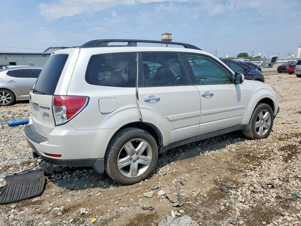 2010 Subaru Forester VIN JF2SH6DCXAH742614 COPART salvage auction — MINOR DENT/SCRATCHES, IL - CERTIFICATE OF TITLE, sold $400 on 2026-07-21 (photo 3)