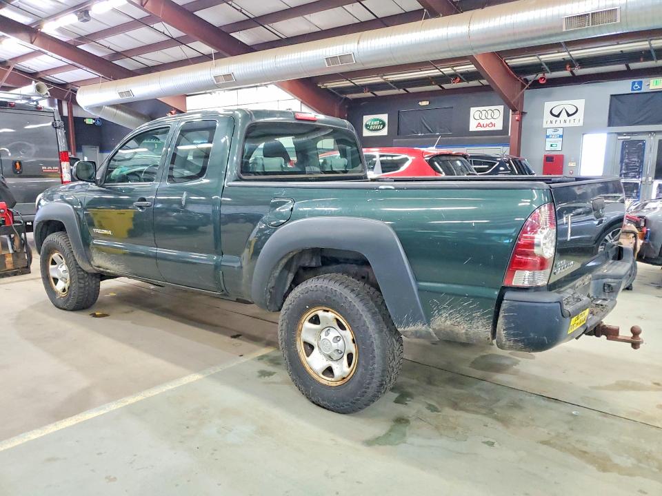 2010 Toyota Tacoma VIN 5TEUX4EN5AZ685705 COPART salvage auction — MINOR DENT/SCRATCHES, CT - CERTIFICATE OF TITLE, sold $3,550 on 2026-07-09 (photo 2)
