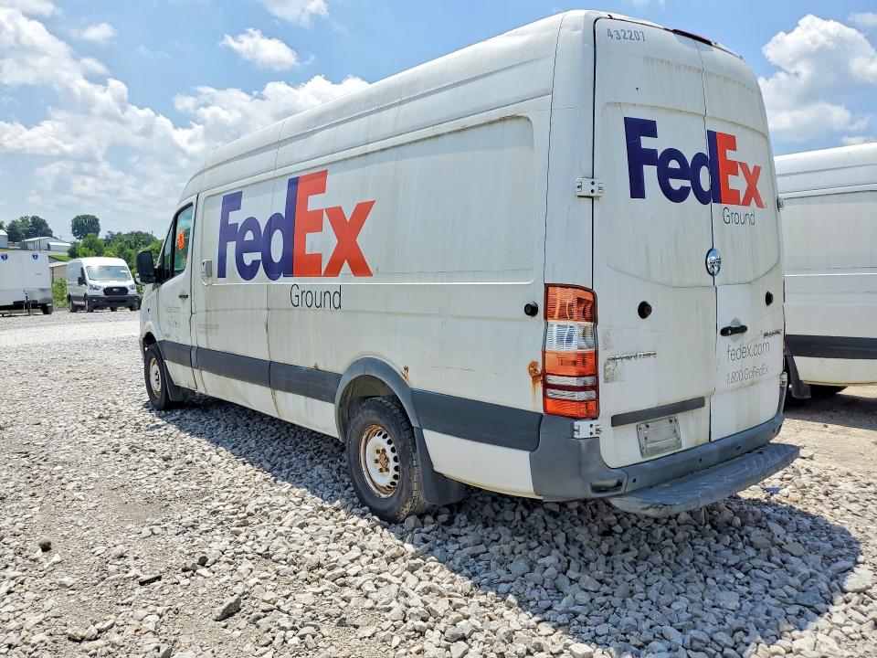 2015 Freightliner Sprinter 2500 VIN WDYPE8DC9FP116708 COPART salvage auction — MECHANICAL, KY - CERTIFICATE OF TITLE, sold $400 on 2026-08-10 (photo 2)