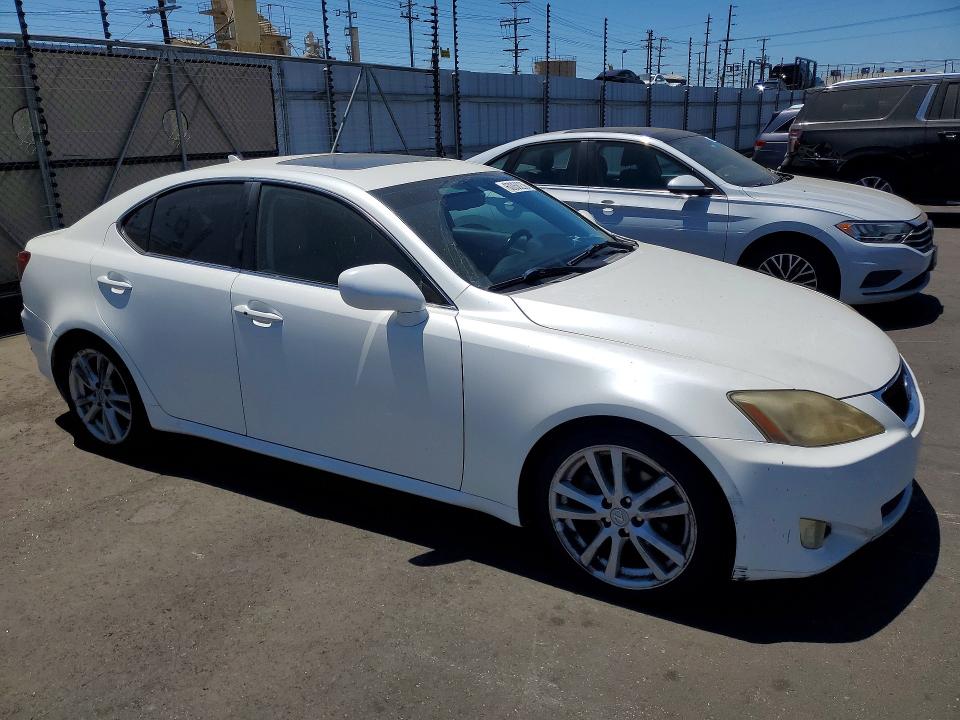 2007 Lexus Is VIN JTHBK262472032387 COPART salvage auction — MINOR DENT/SCRATCHES, Ca - Dis/Dlr/Exp Clean W/Salv Hist, sold $1,500 on 2026-07-15 (photo 4)