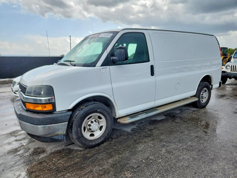 2027 Chevrolet Express VIN 1GCWGAFG5J1907578 COPART salvage auction — MINOR DENT/SCRATCHES, Fl - Certificate Of Title, sold $2,400 on 2026-07-27 (photo 1)