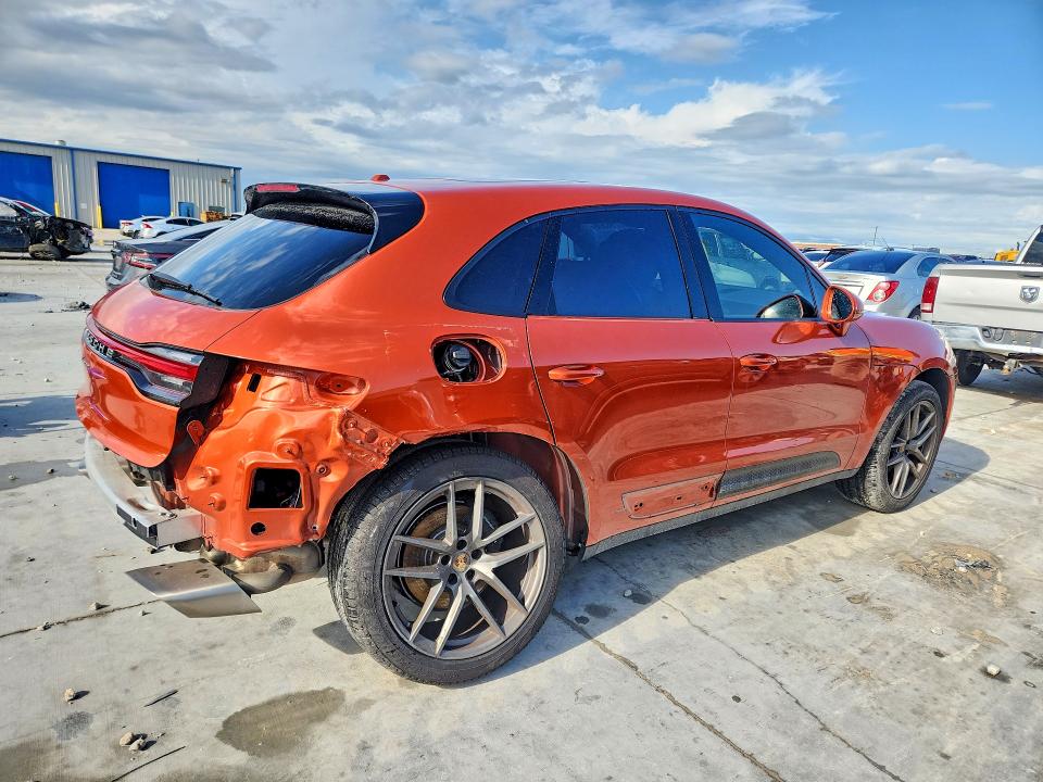2023 Porsche Macan VIN WP1AA2A52PLB00938 COPART salvage auction — REAR END, Tx - Salvage Vehicle Title, sold $27,000 on 2026-09-11 (photo 3)