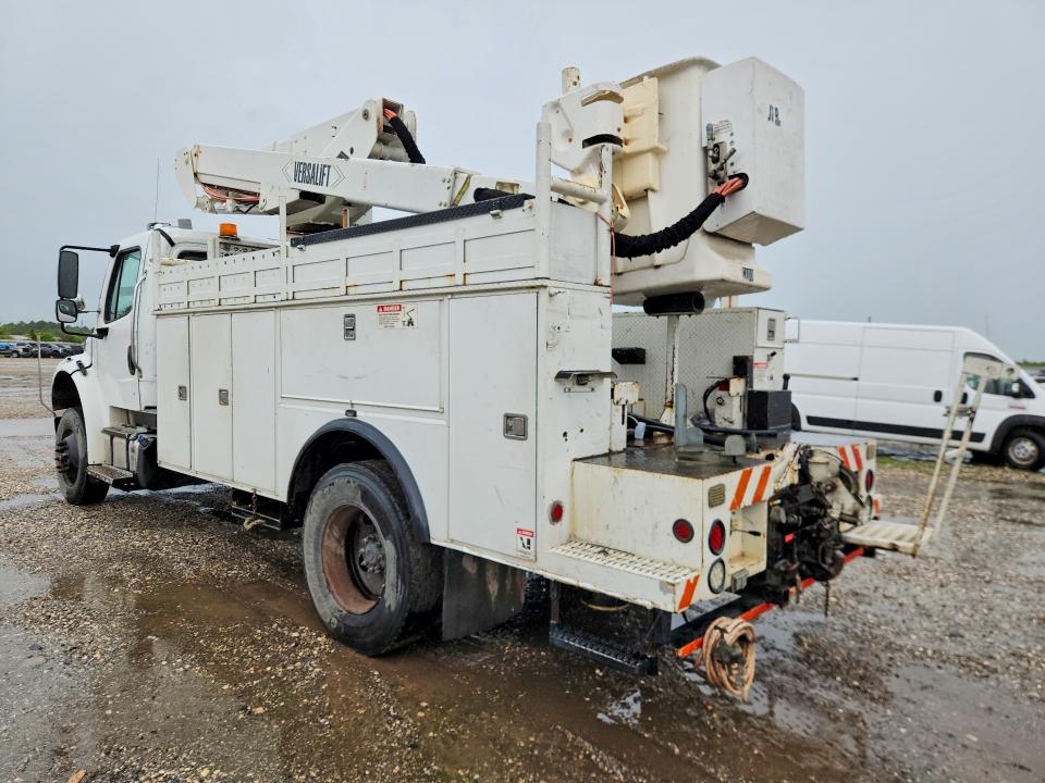 2016 Freightliner M2 VIN 1FVACYCY5GHHH2987 COPART salvage auction — MINOR DENT/SCRATCHES, TX - CERTIFICATE OF TITLE, sold $30,000 on 2026-09-22 (photo 2)
