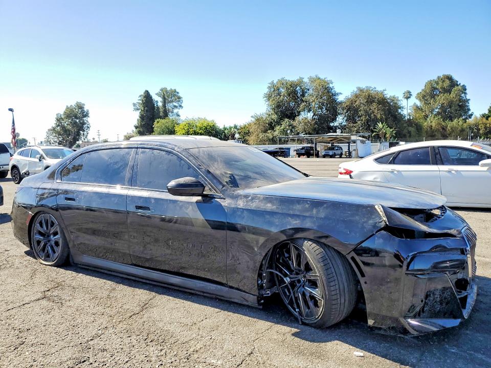 2025 BMW I7 VIN WBY43EJ08SCU94256 COPART salvage auction — FRONT END, Nv - Dis/Dlr/Exp Only Salvage Title, sold $20,200 on 2026-07-31 (photo 4)