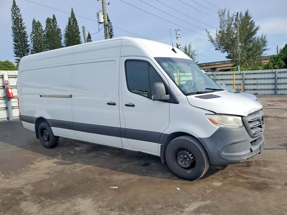 2022 Mercedes-benz Sprinter VIN W1Y4ECHY9NT082357 COPART salvage auction — MECHANICAL, FL - CERTIFICATE OF TITLE (P), sold $10,300 on 2026-07-28 (photo 4)